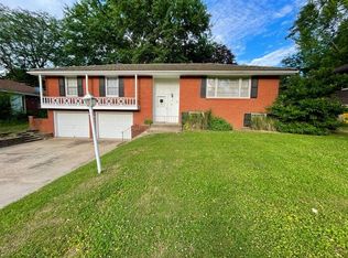 1204 SW 14th Ter, Blue Springs, MO 64015