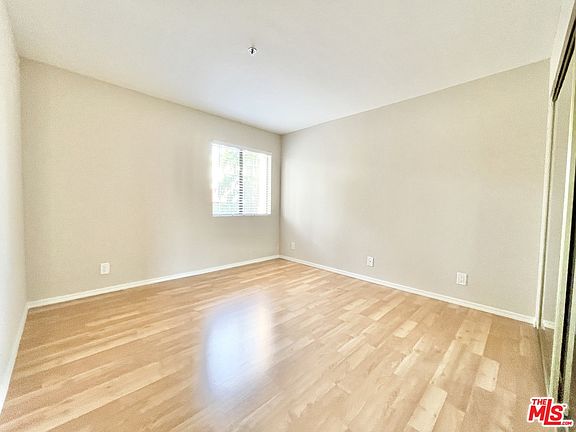 5th image of 100 N Clark Dr #106A