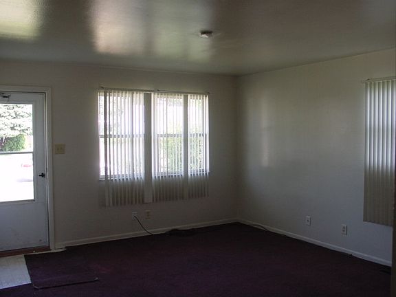 5th image of 3326 Hovey St