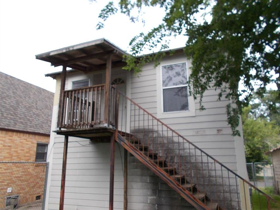 1st image of 201 201.5 W Lobit Garage Apartment St