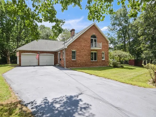 423 Goldthwaite Rd, Northbridge, MA 01534