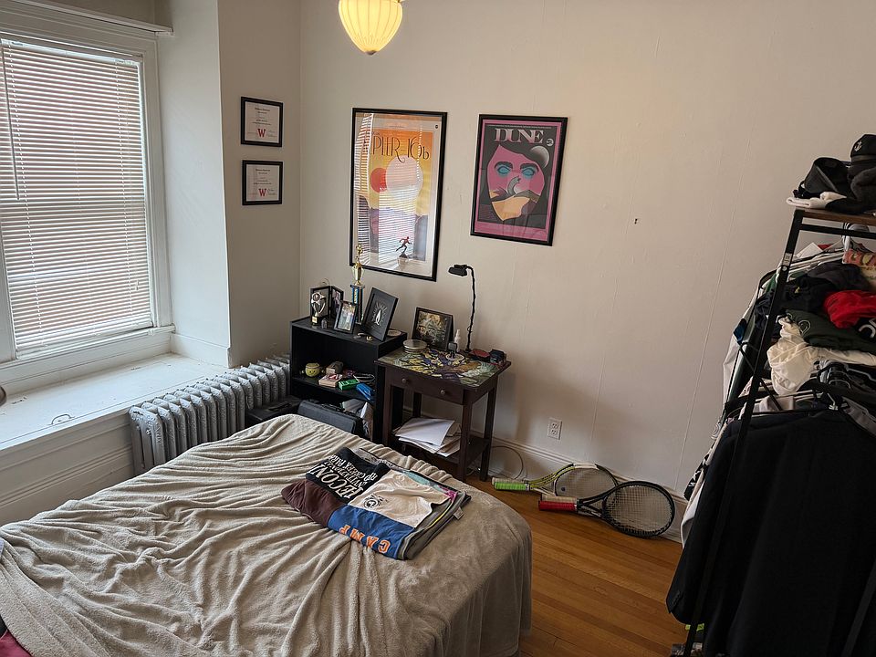 2nd image of 293 Oxford St #15
