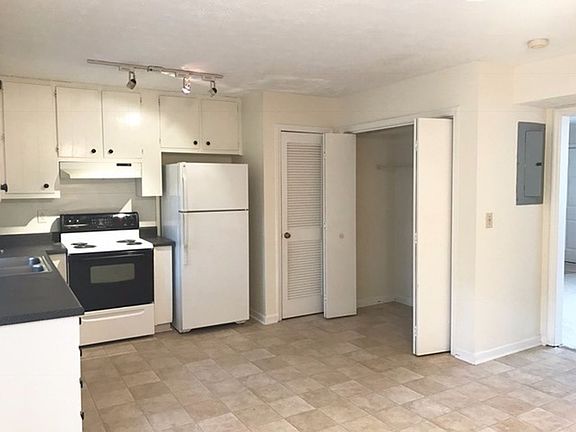 4th image of 2681 Parkside Way #87
