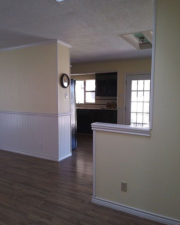 1st image of 605 Carmen St