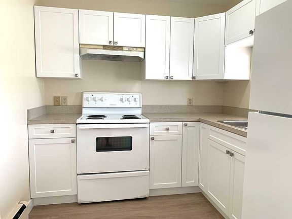 2nd image of 124 82nd Ave Unit 124