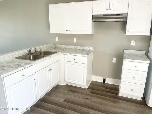 5th image of 824 Dresden Ave