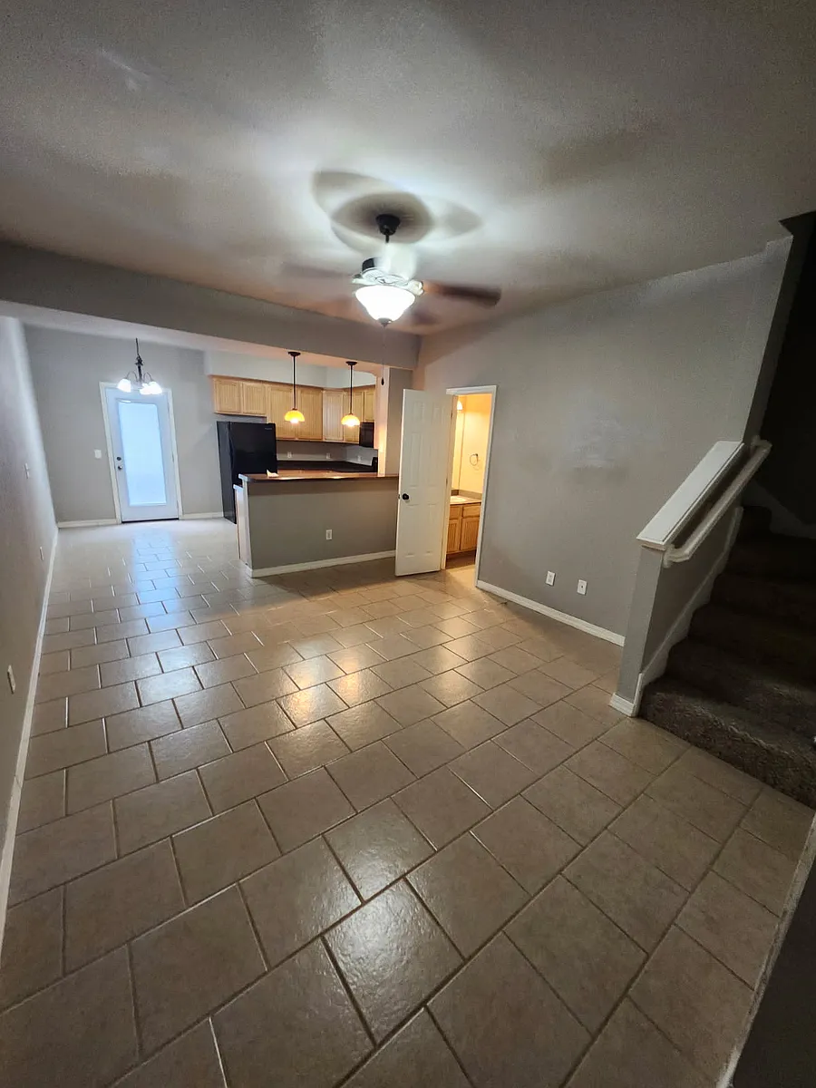 Living, dining and kitchen - 2106C Azlin Pl