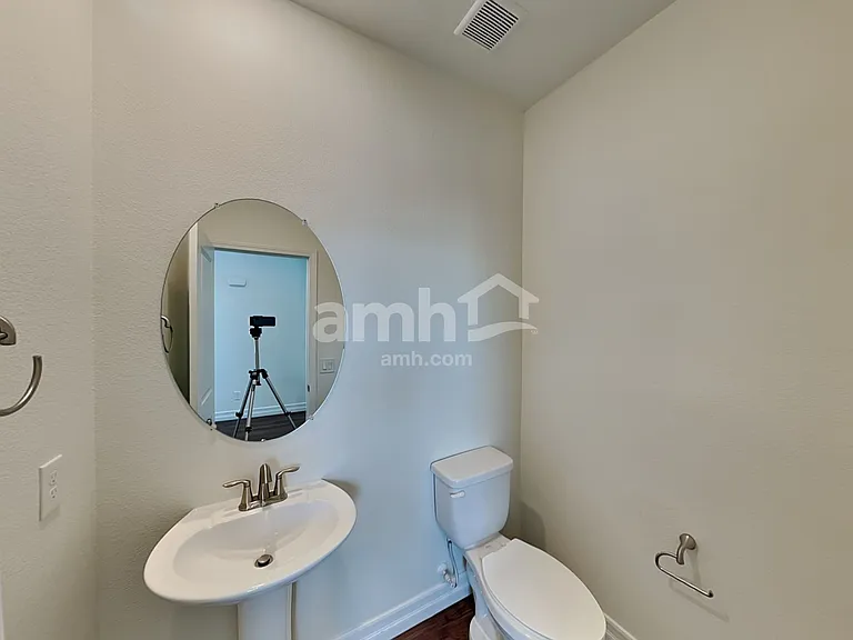 6106 Haleh Ave — Photo 8