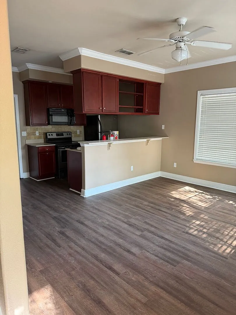 Modern 3/3 For Rent At University Green — Photo 4