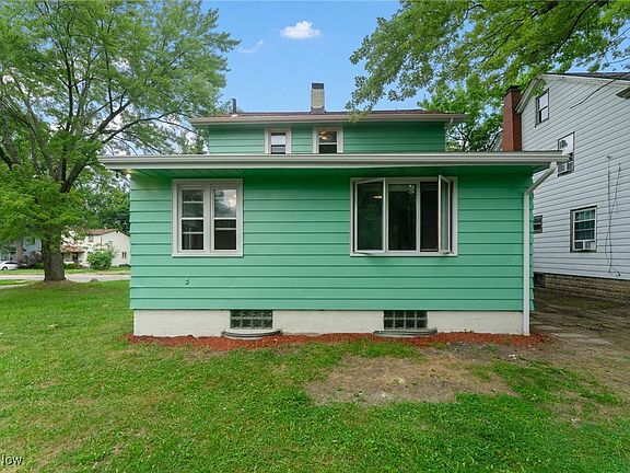 3rd image of 441 E Indianola Ave