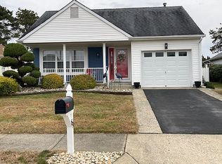 69 Portsmouth Dr, Toms River, NJ 08757