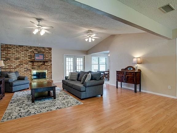 5th image of 1357 Evergreen Dr