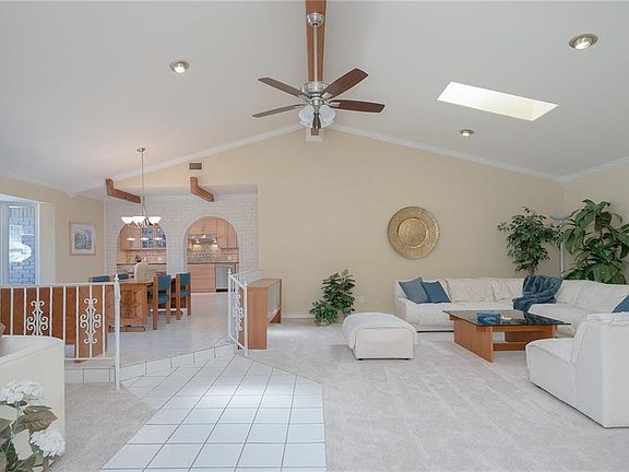 5th image of 1113 Yale Cir