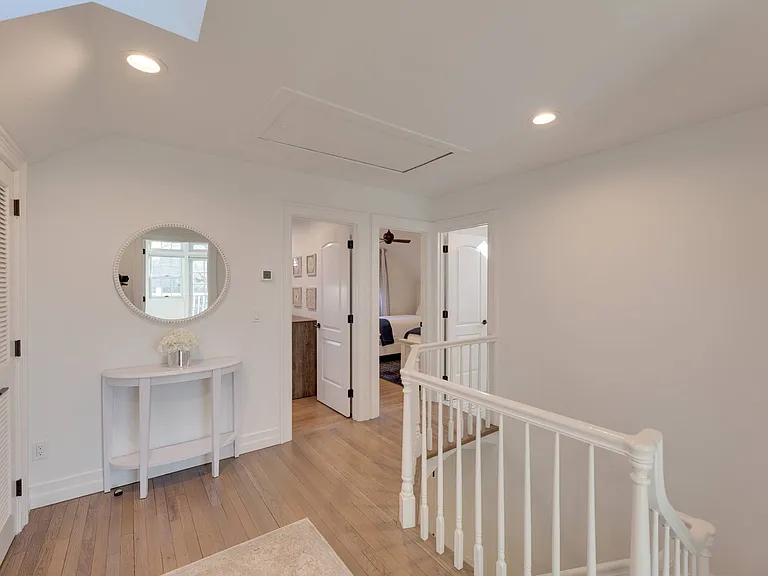 24 Stratton Sq — Photo 16