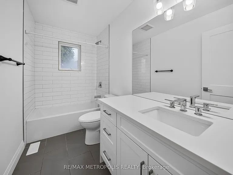 55 Russ St — Photo 16