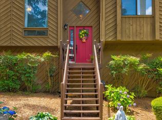 317 Hoofbeat Trl NE, Kennesaw, GA 30144