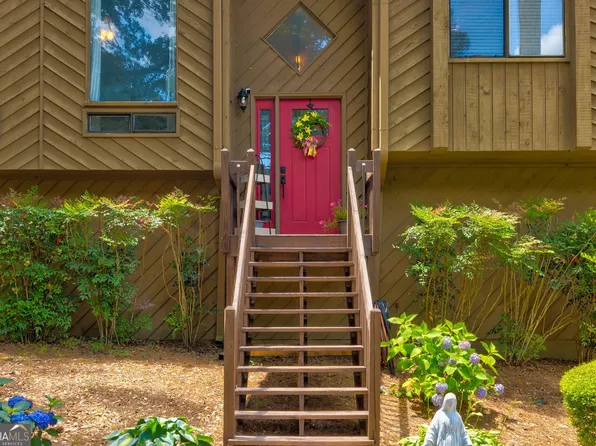 317 Hoofbeat Trl NE, Kennesaw, GA 30144