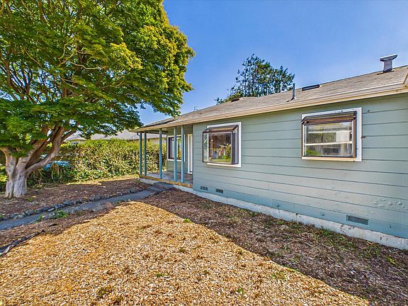 5th image of 1130 Villa Way