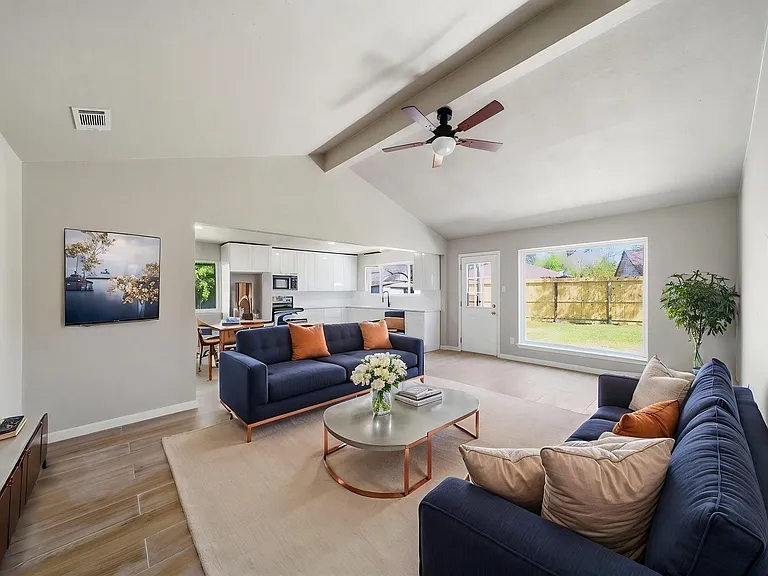 7530 Millbrae Ln — Photo 3