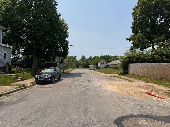 4th image of 1024 Elder St