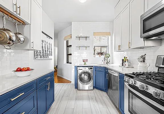 5th image of 456 15th St APT 3R