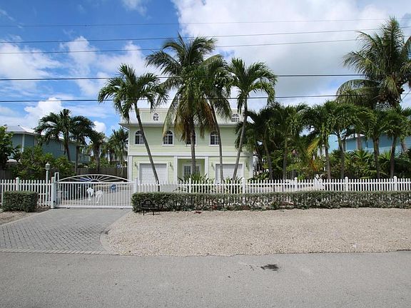 3rd image of 105 Patricia Ln