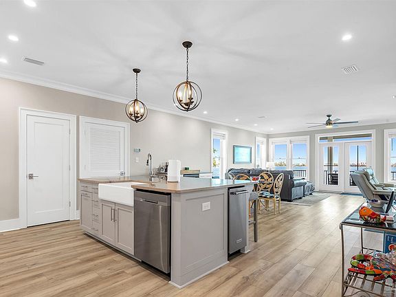 4th image of 1133 Water Oaks Cir