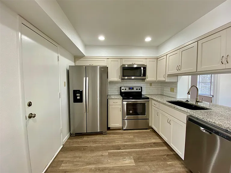 5502 Longhorn Lndg — Photo 6