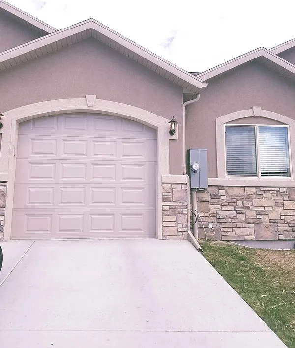 Pet Friendly + Fenced Yard | $0 Pet Rent | All Utilities + Internet Included — Photo 2