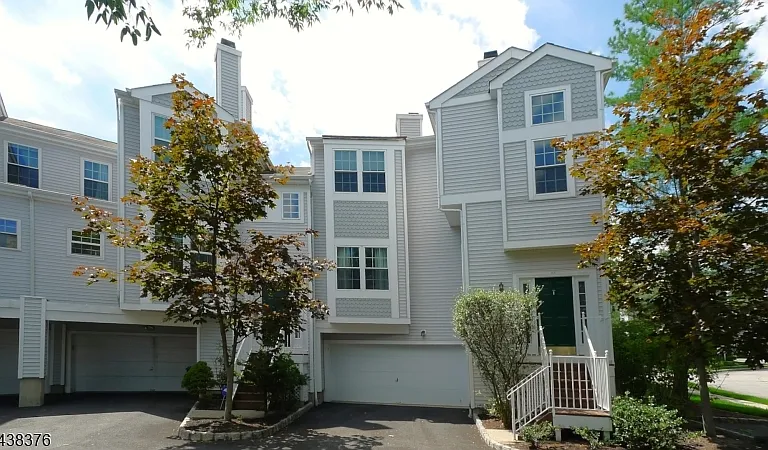 808 Dellwood Ln — Photo 1