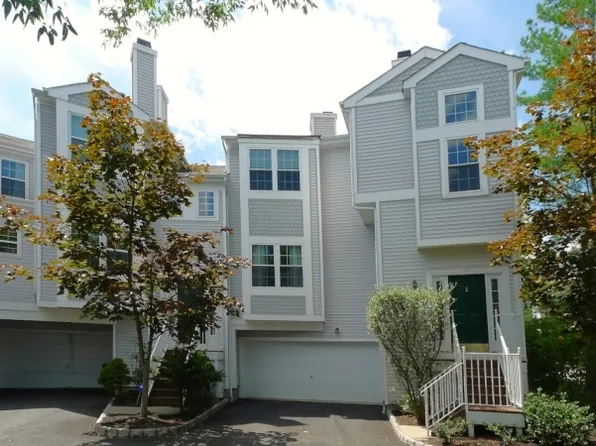 808 Dellwood Ln, Whippany, NJ 07981