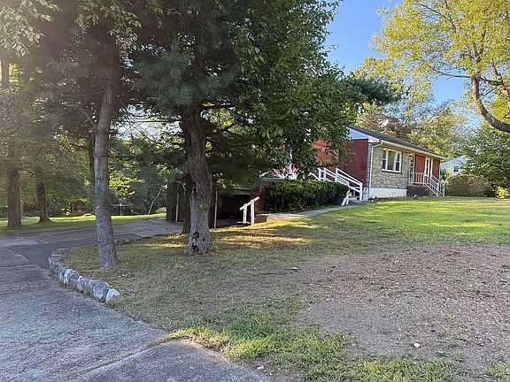 3rd image of 1839 Morningview Dr