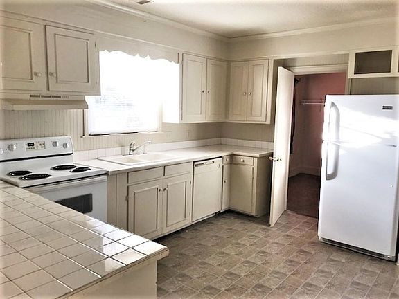 2nd image of 506 Park Ave