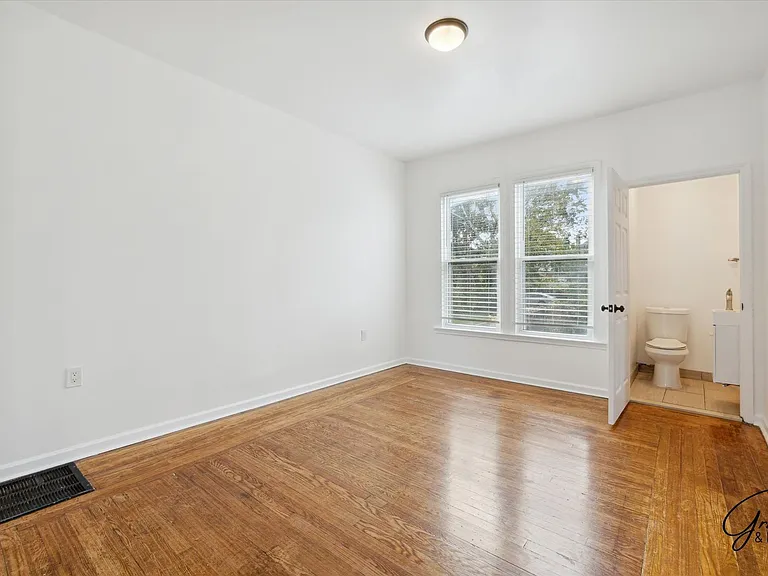242 Harmon St — Photo 7