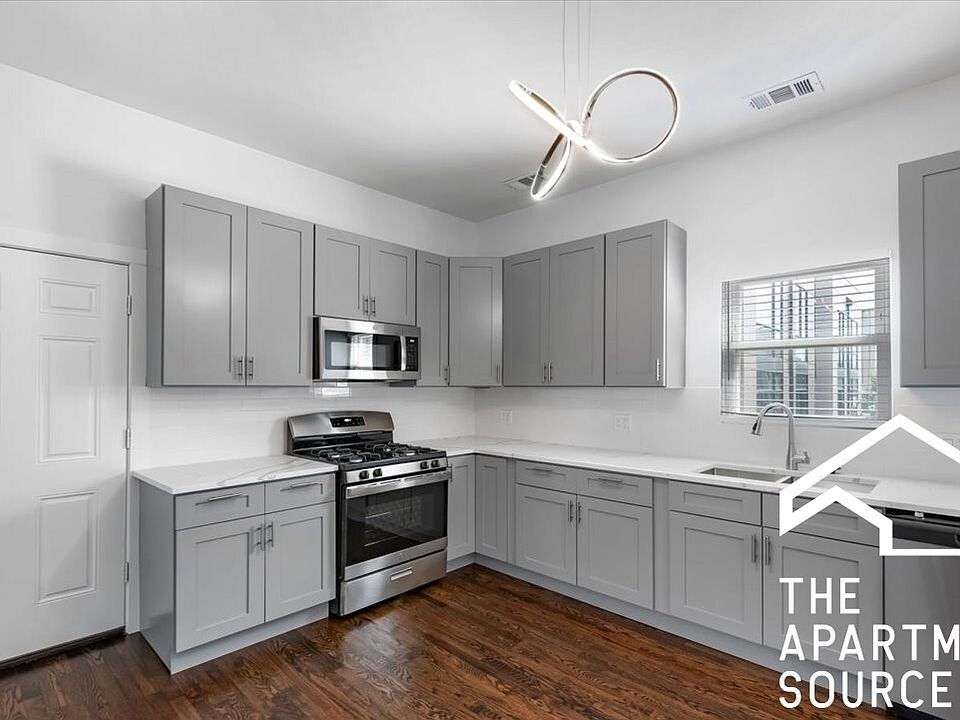 1st image of 2522 W Cortland St APT 2R