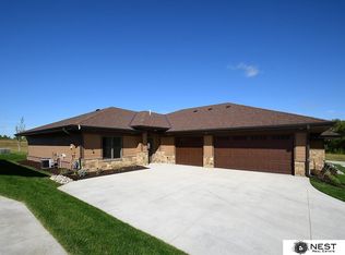 7245 NW 10th St, Lincoln, NE 68521
