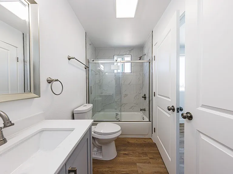 Huge 2, 3 & 4 Bed 2026 Townhomes — Photo 106