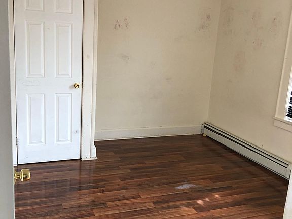 4th image of 11 Lincoln Ter APT 2
