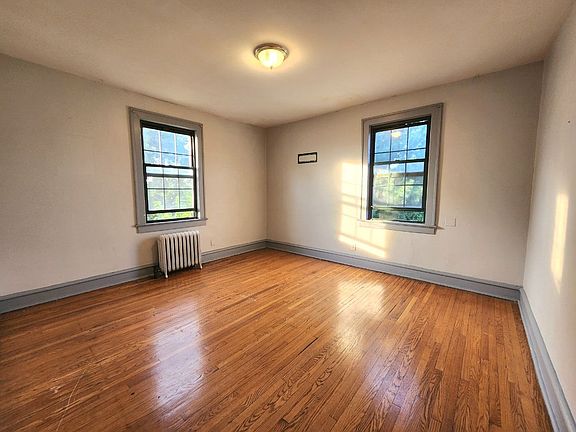 3rd image of 110 Chestnut St #12