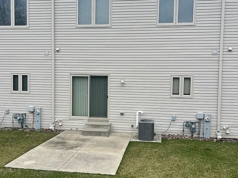 908 East St — Photo 22