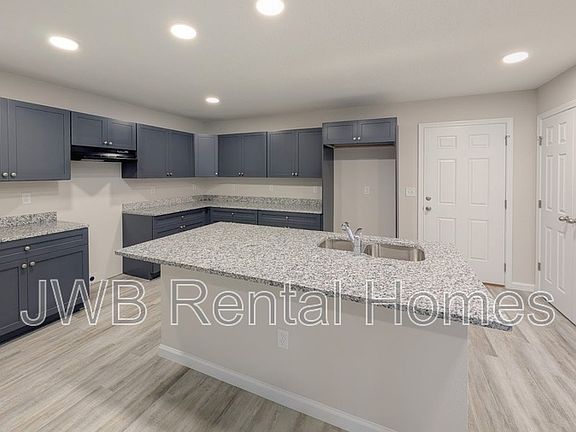 3rd image of 1133 Pippin St