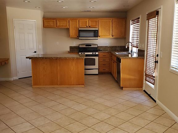 4th image of 1251 Emeraldport St