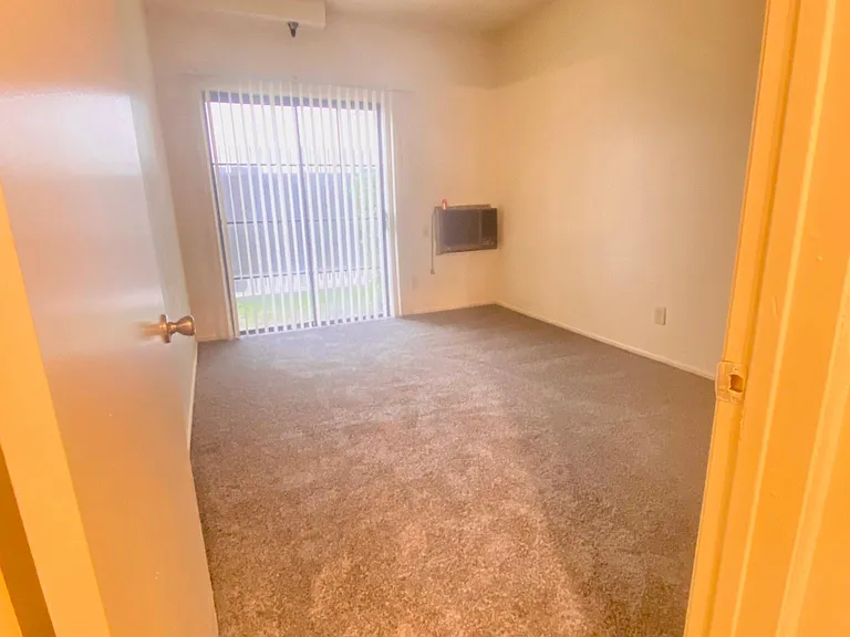 7343 Balboa Blvd #101 — Photo 12