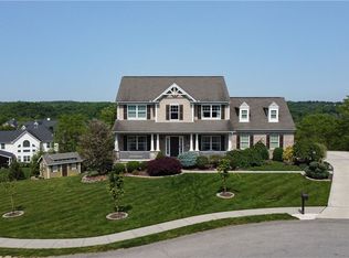 807 Highfield Ct, Coraopolis, PA 15108