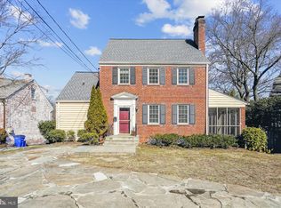 5901 Wilson Ln, Bethesda, MD 20817