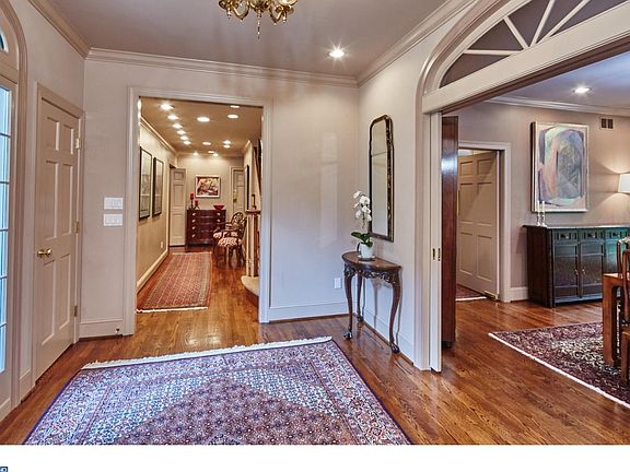3rd image of 22 Brendle Ln