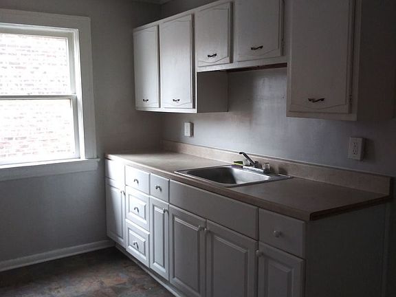 2nd image of 1681 Lincoln Ave APT 7