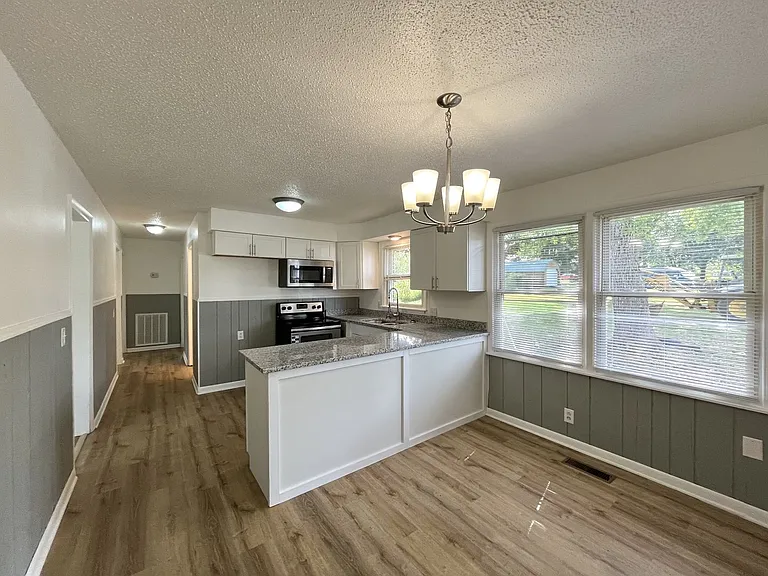 481 McQuade Cir — Photo 10