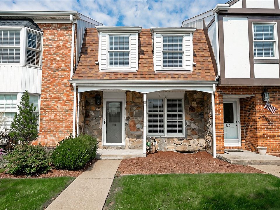 1st image of 224 Georgetowne Vlg