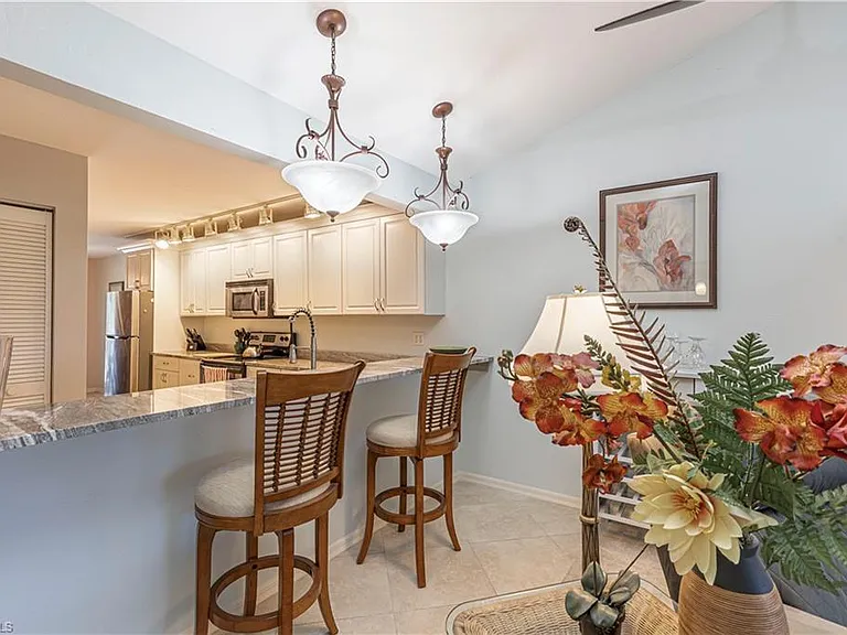 4410 Chantelle Dr #H-205 — Photo 9
